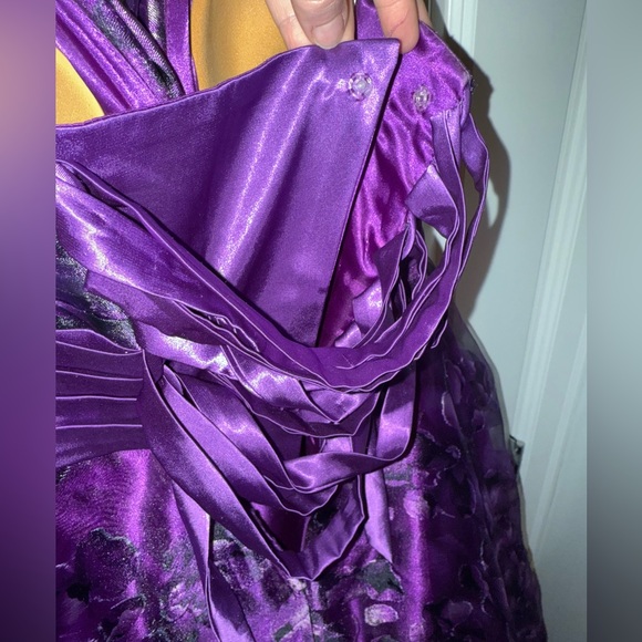 Formal/Prom Dress - Picture 3 of 7